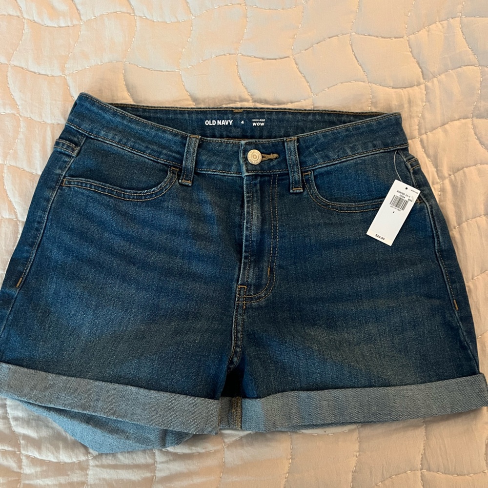Old navy classic women’s shorts.